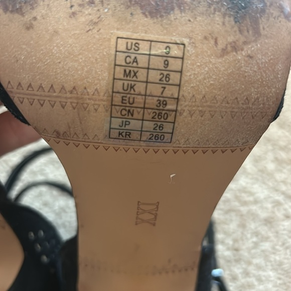 Forever XXI pointed toe heels - Picture 7 of 7